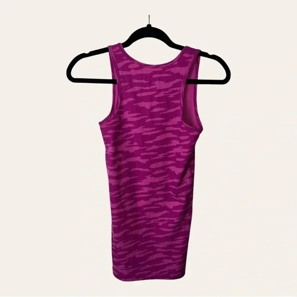 0027W. UNDER ARMOR TANK TOP PINK CAMO IN COLOR SIZE SMALL‎ - Picture 8 of 11